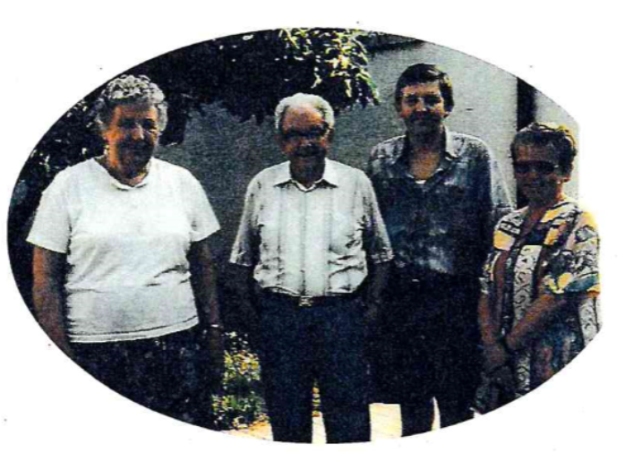 Bruder Leonhard (Mitte), seine Frau Erna, Sohn Ewald und Frau Elfriede